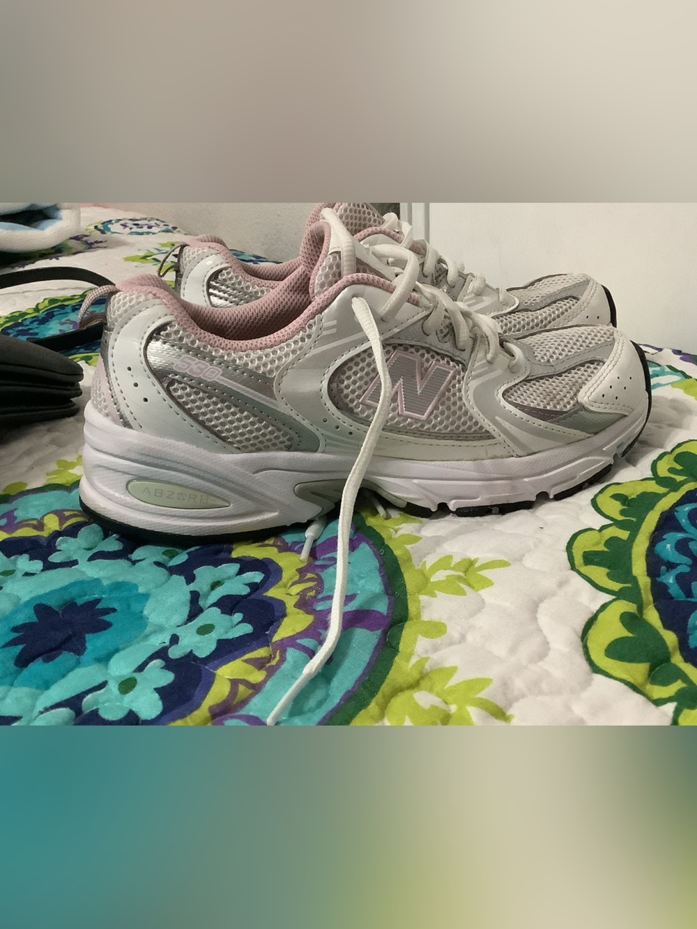 New Balance Women's Sneakers in White and Light Pink